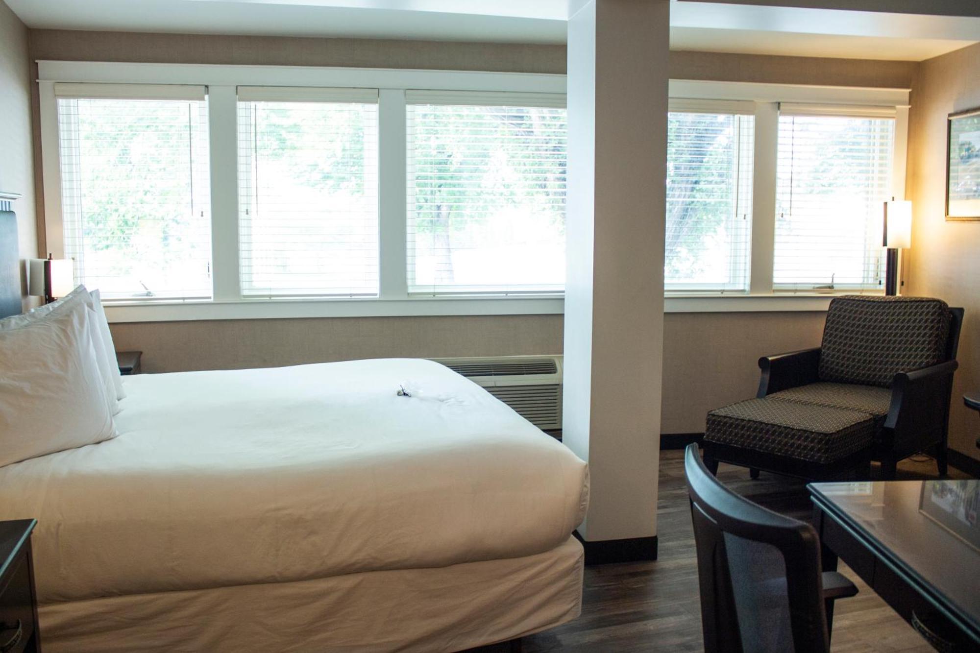 Hotel Penticton, Independent Номер фото